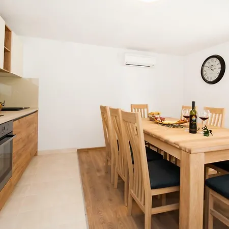 فيلة Hacienda Nikolic ميلنا